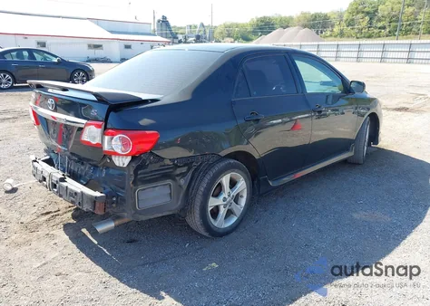 2013 Toyota Corolla S z USA, uszkodzony, nr VIN 2T1BU4EE4DC106858